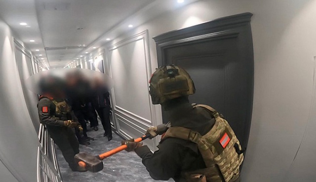 В Москве при содействии спецназа Росгвардии задержаны подозреваемые в мошенничестве 